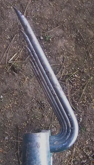 la courbure des dents de grelinette